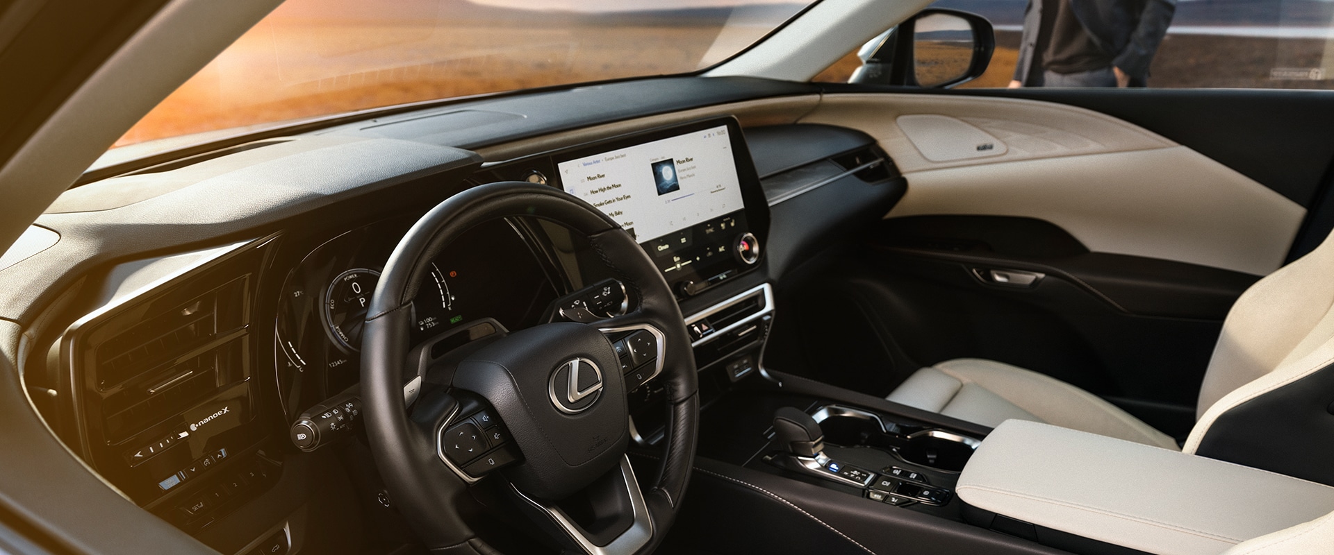 UX galeria rx-450h-serie-slide-2.jpg